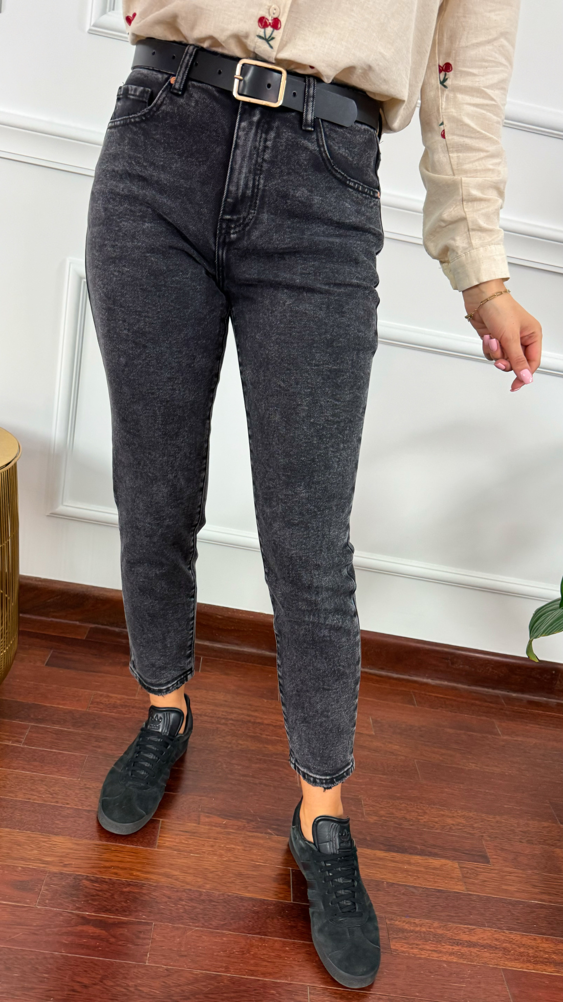 Spodnie mom fit Enza czarne Spodnie mom fit Enza czarne
