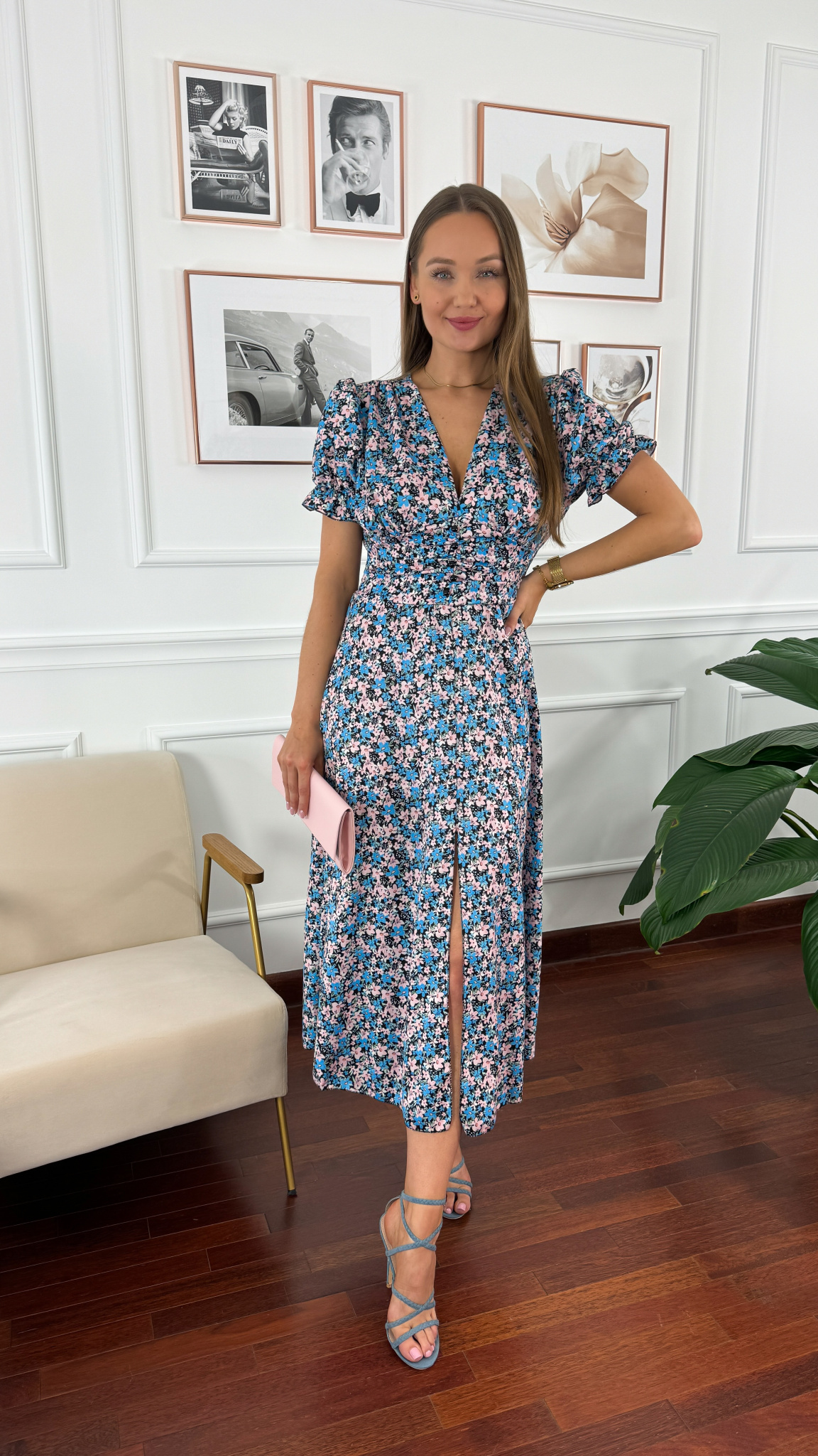 Sukienka maxi w kwiatowy wzór Della czarna Sukienka maxi w kwiatowy wzór Della czarna