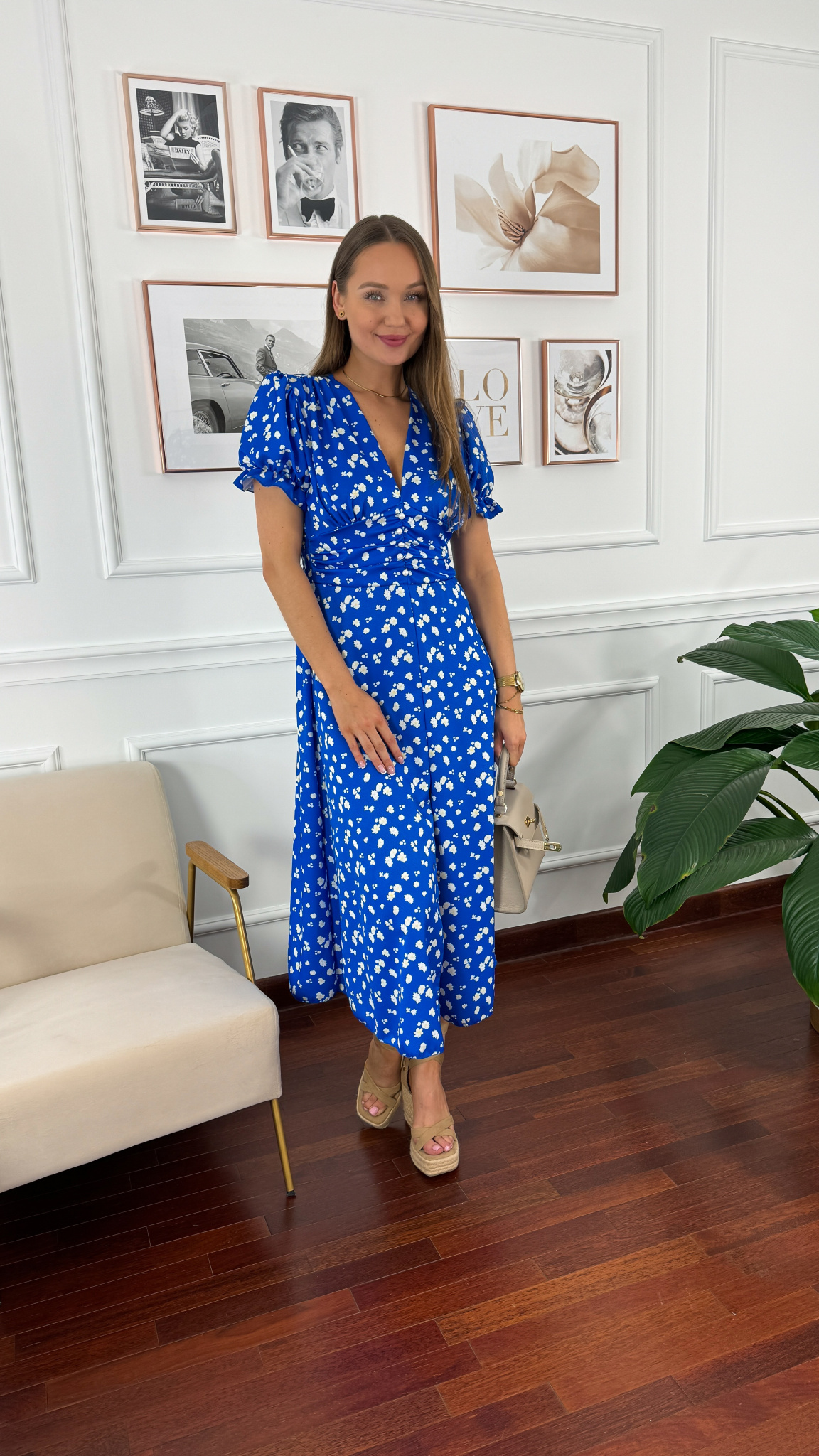 Sukienka maxi w kwiatowy wzór Della niebieska Sukienka maxi w kwiatowy wzór Della niebieska