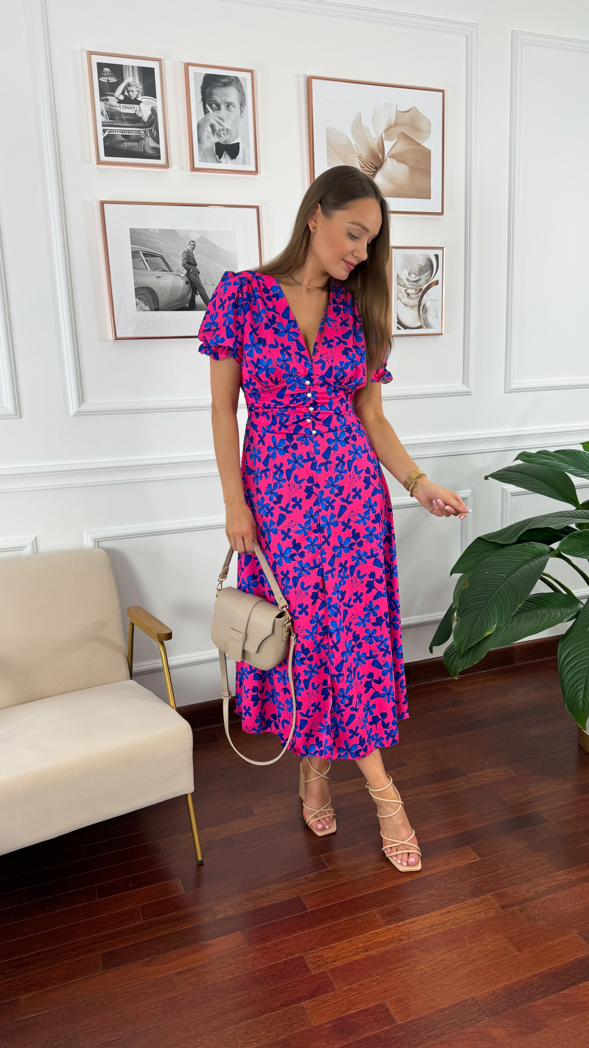 Sukienka maxi w kwiatowy print Della pink Sukienka maxi w kwiatowy print Della pink