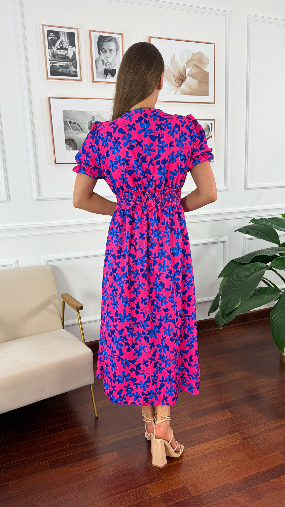 Sukienka maxi w kwiatowy print Della pink Sukienka maxi w kwiatowy print Della pink